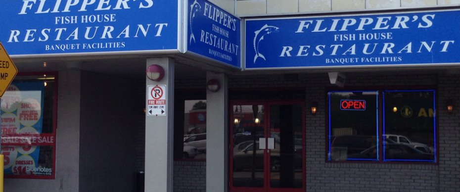 Flipper's Fish House sign